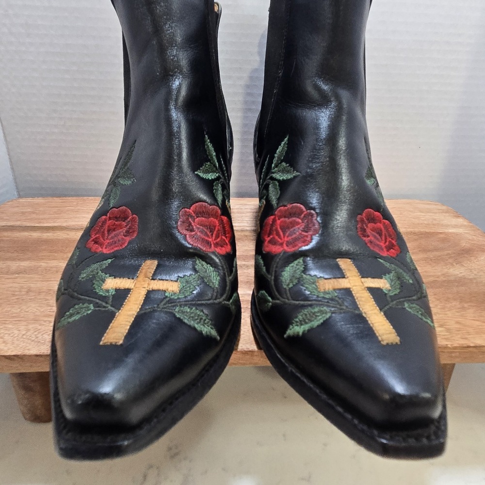 Limited Edition Manuel Western Boots 7.5 Black Embroidered Roses Cross Womens - Picture 16 of 16